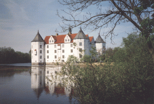 Schloss Glücksburg, Wasserschloss