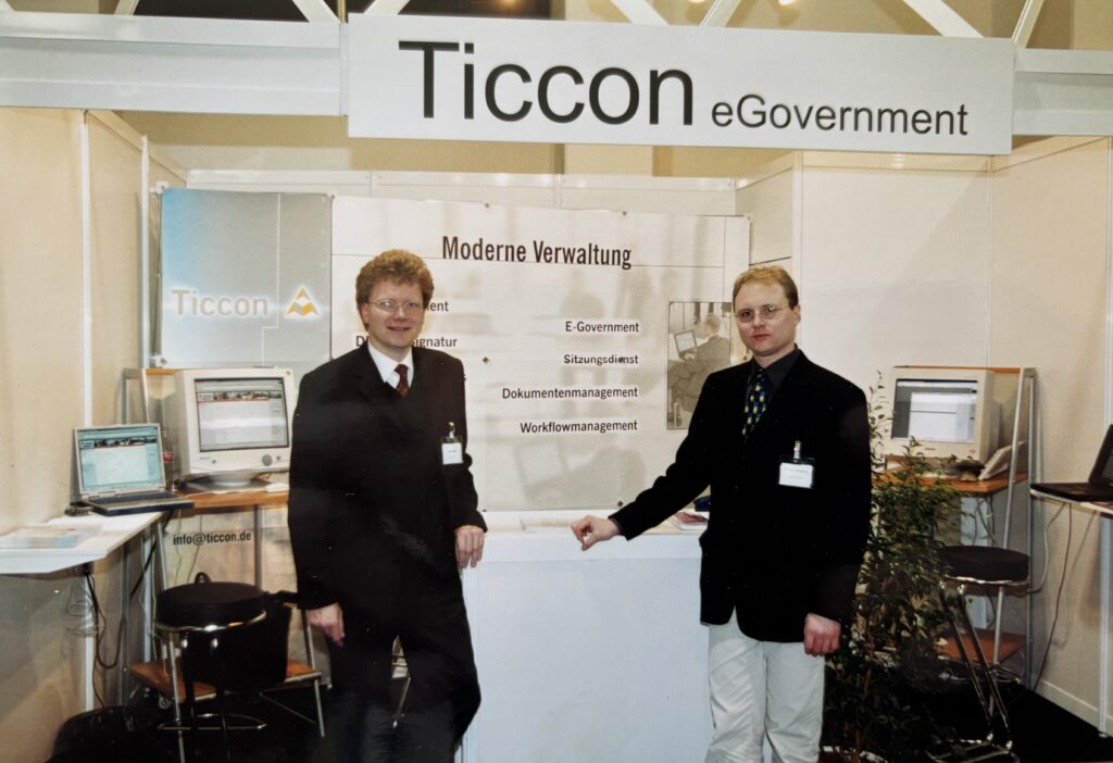 Ticcon eGovernment 2001, 158 kommunale Verwaltungsvorgänge online
