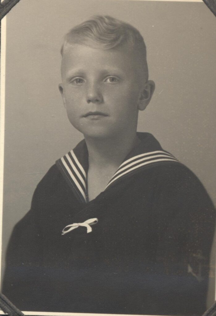 Jürgen Junge (1935), Matrosenanzug