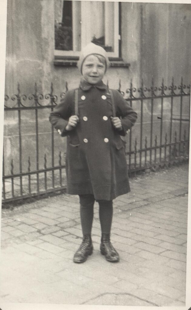 Jürgen Junge (1932), Einschulung